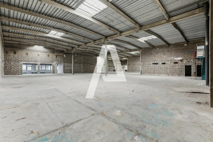 Activités / entrepôts à louer – IVRY SUR SEINE (94200) – 1