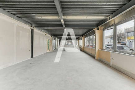 Activités / entrepôts à louer – IVRY SUR SEINE (94200) – 2