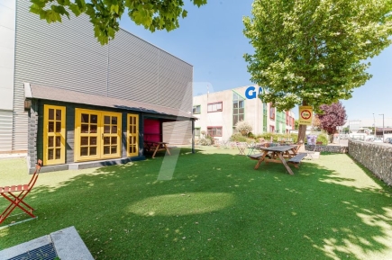 Activités / entrepôts à louer – IVRY SUR SEINE (94200) – 2