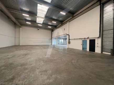 Activités / entrepôts à louer – IVRY SUR SEINE (94200) – 2