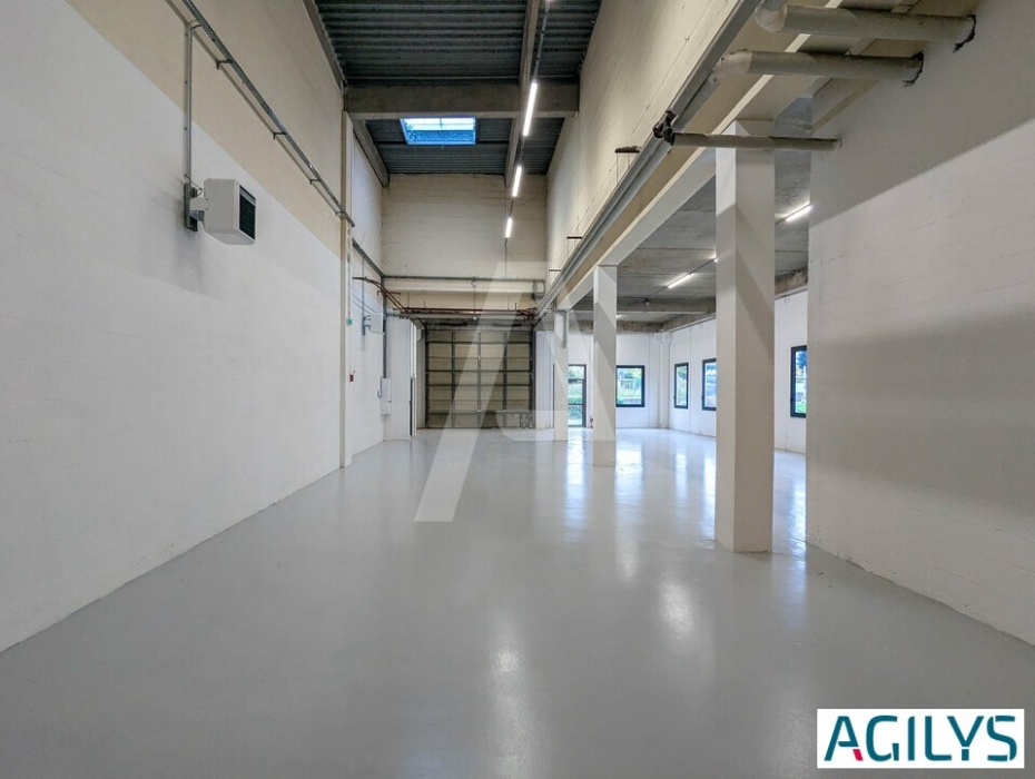Activités / entrepôts à louer – VILLEBON SUR YVETTE (91140) – 1