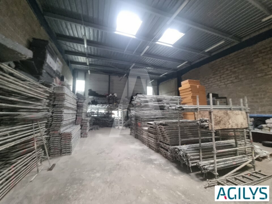 Activités / entrepôts à louer – FRESNES (94260) – 1