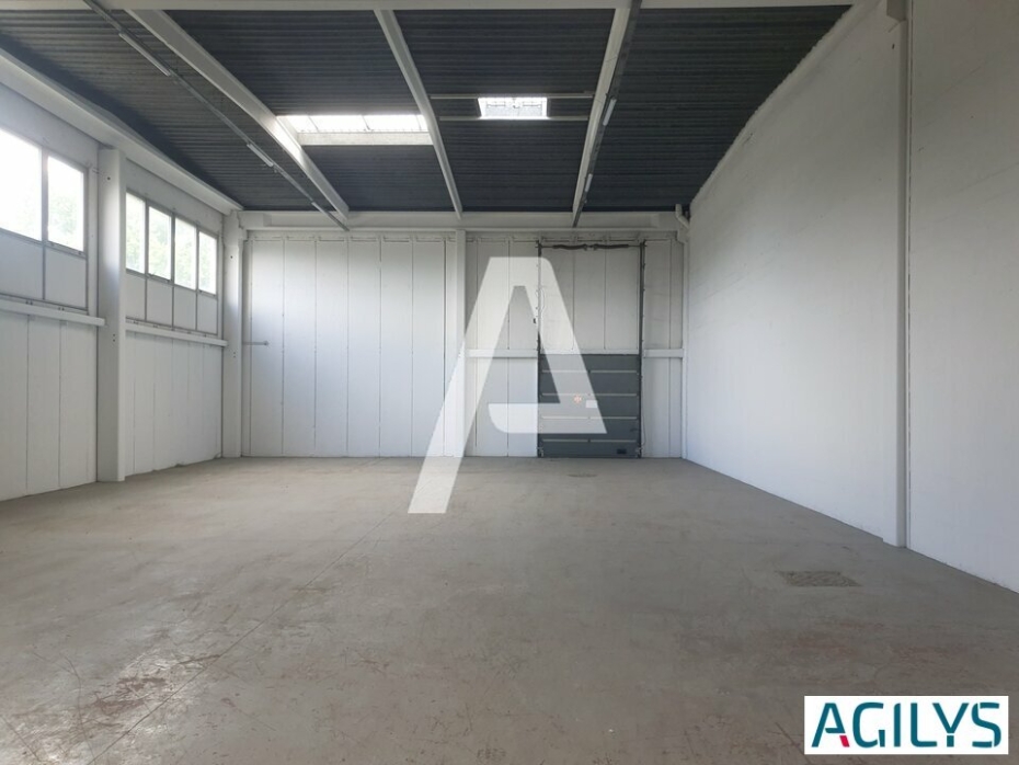 Activités / entrepôts à louer – VALENTON (94460) – 1