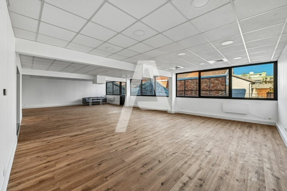 Bureaux à louer – IVRY-SUR-SEINE (94200) – 1