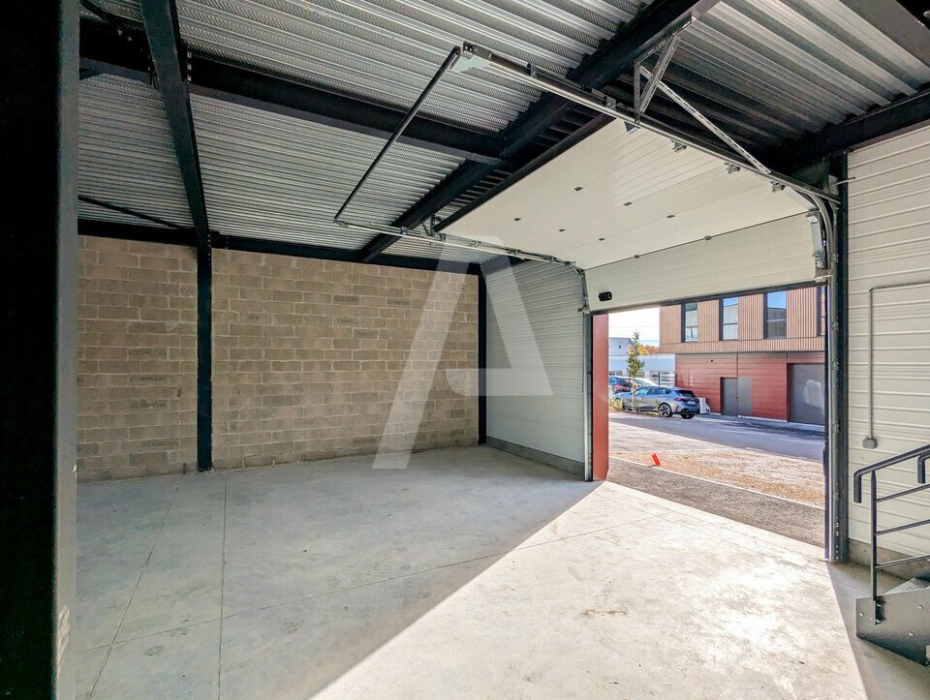 Activités / entrepôts à vendre – MARCOUSSIS (91460) – 1