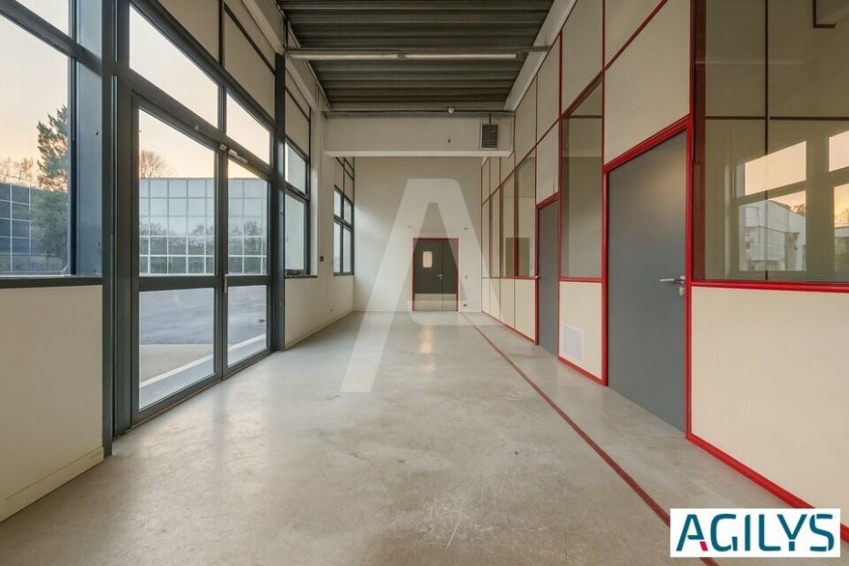 Activités / entrepôts à vendre – SACLAY (91400) – 1