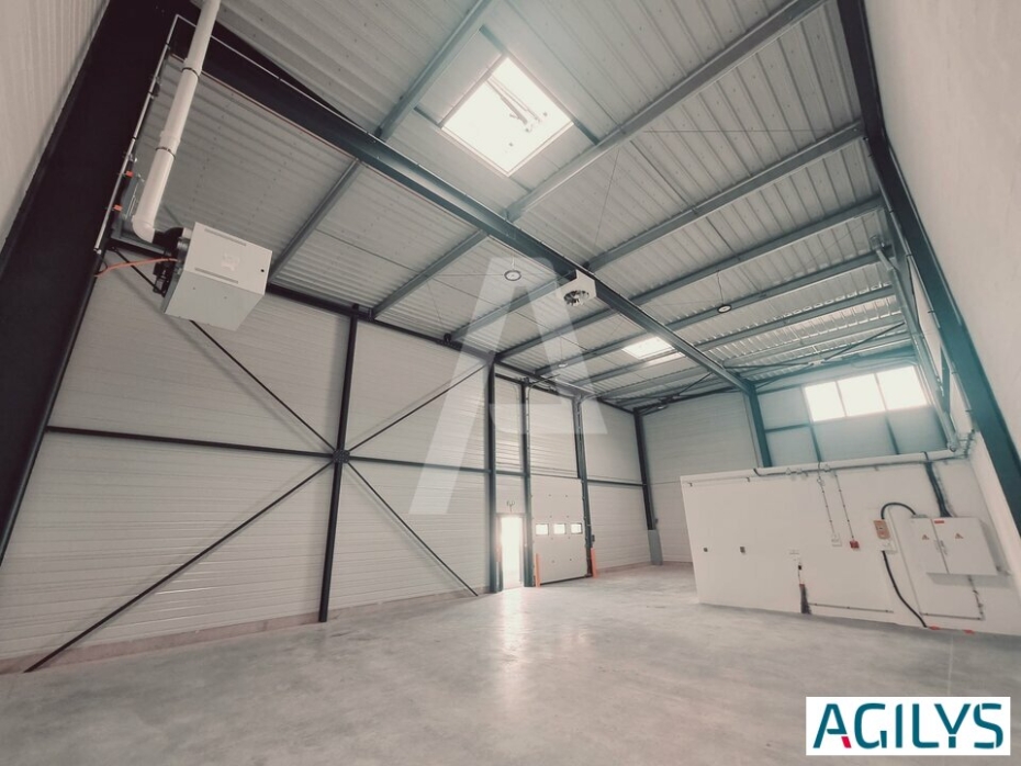 Activités / entrepôts à louer – SAVIGNY LE TEMPLE (77176) – 1