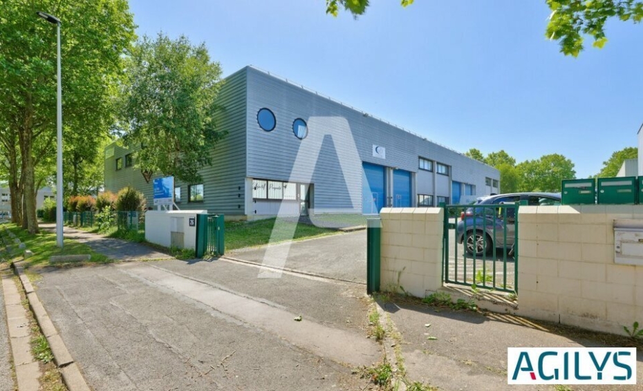 Activités / entrepôts à louer – COLLÉGIEN (77090) – 1