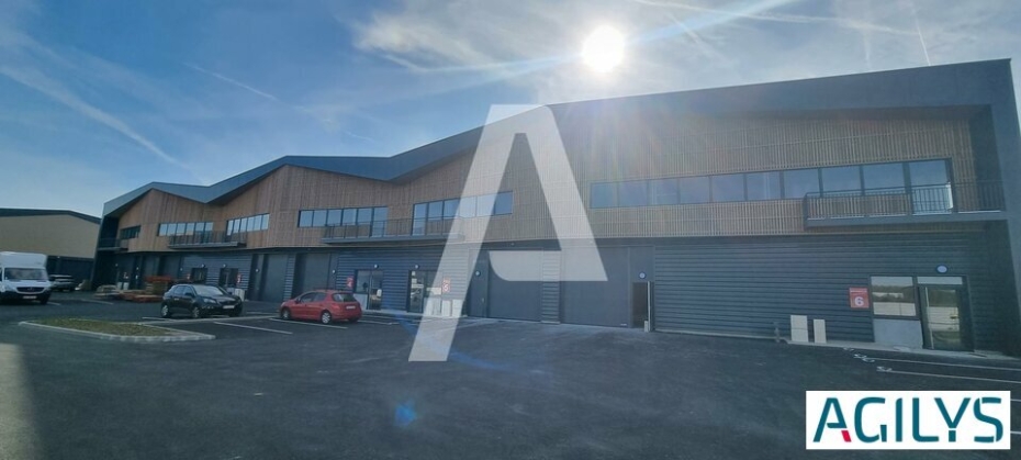 Activités / entrepôts à vendre – MOISSY CRAMAYEL (77550) – 1