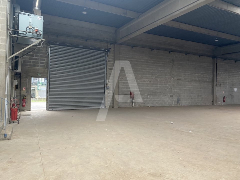 Activités / entrepôts à louer – LAGNY SUR MARNE (77400) – 1