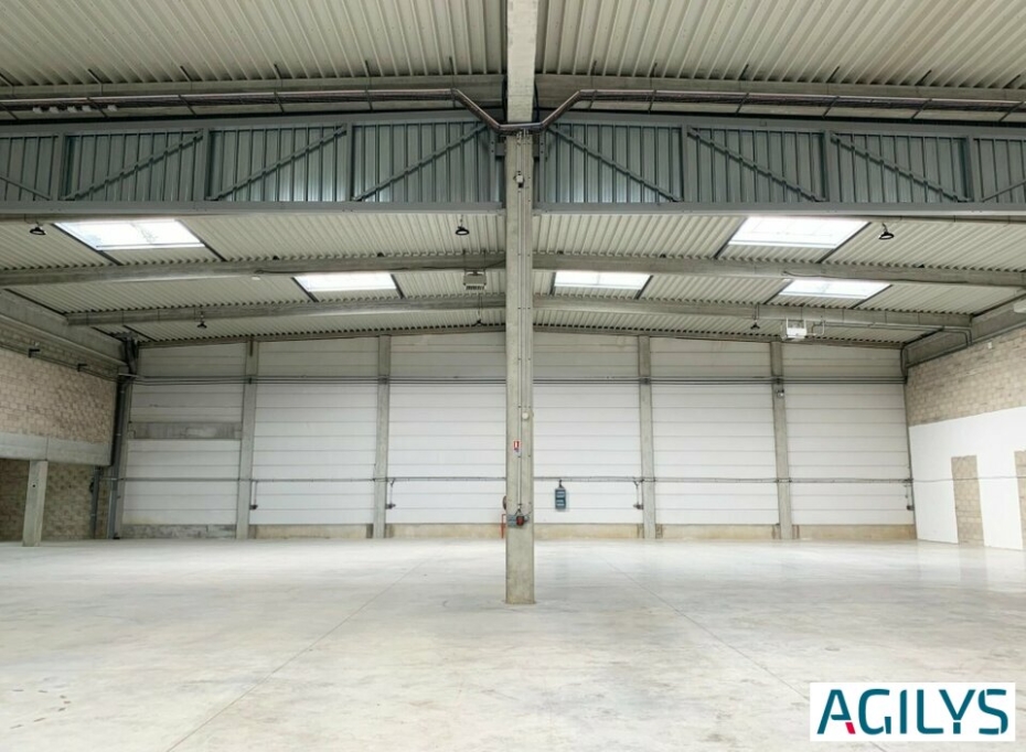 Activités / entrepôts à louer – LIEUSAINT (77127) – 1