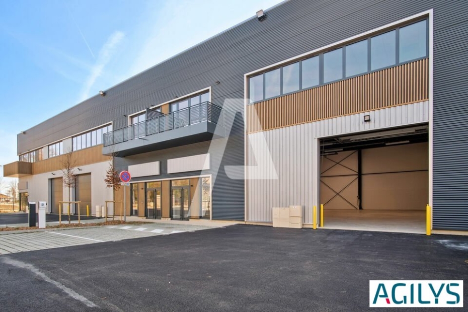 Activités / entrepôts à louer – CHALIFERT (77144) – 1
