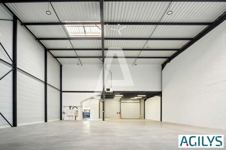 Activités / entrepôts à louer – CHALIFERT (77144) – 1