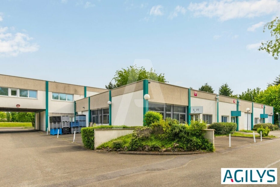 Activités / entrepôts à louer – TRAPPES (78190) – 1