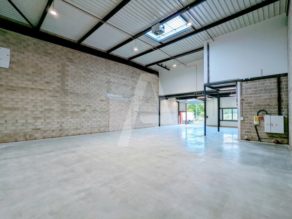 Activités / entrepôts à louer – VILLEBON SUR YVETTE (91140) – 1