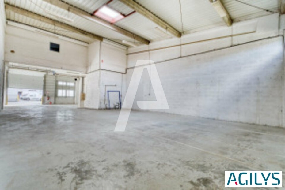 Activités / entrepôts à louer – VITRY SUR SEINE (94400) – 1
