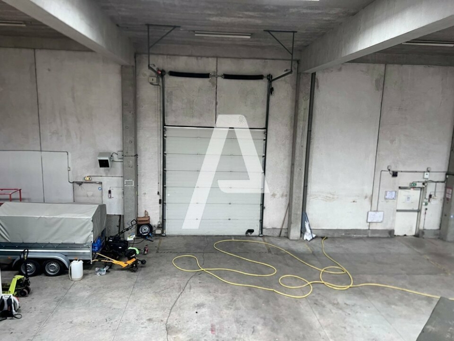 Activités / entrepôts à louer – VITRY SUR SEINE (94400) – 1