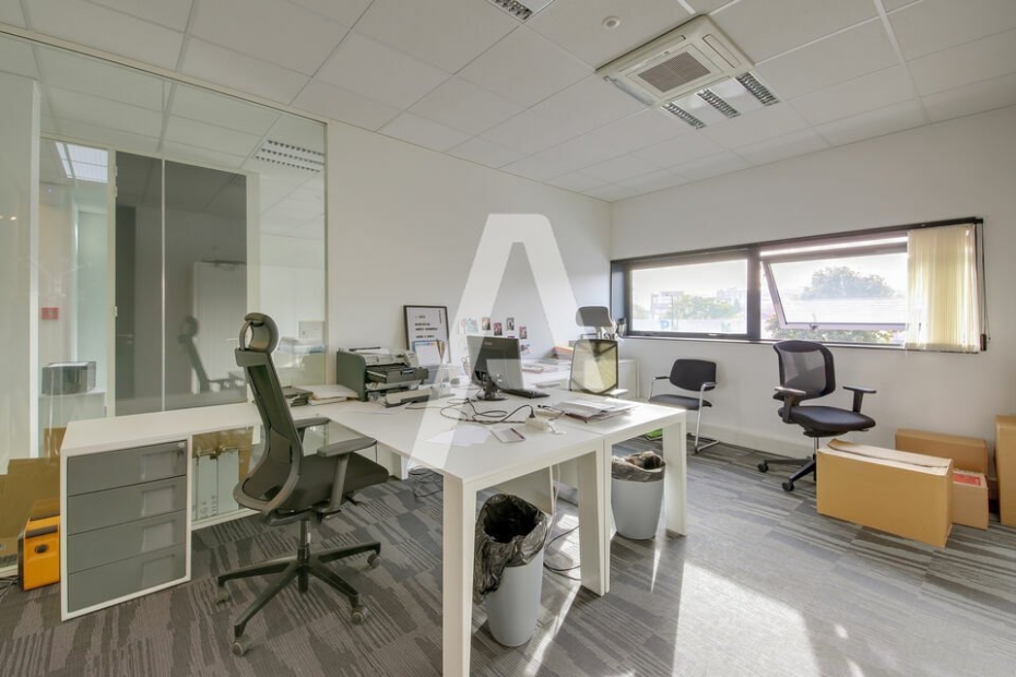 Activités / entrepôts à louer – IVRY SUR SEINE (94200) – 1