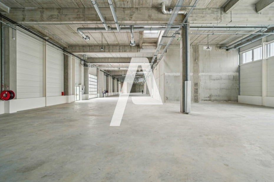 Activités / entrepôts à louer – VITRY-SUR-SEINE (94400) – 1