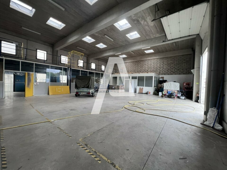 Activités / entrepôts à louer – VITRY SUR SEINE (94400) – 1
