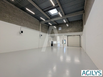 Activités / entrepôts à louer - VILLEBON SUR YVETTE – Photo 1