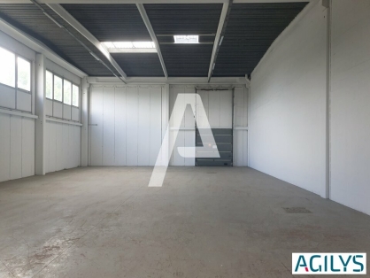 Activités / entrepôts à louer - VALENTON – Photo 1