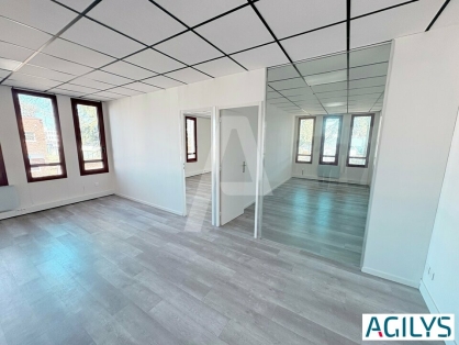 Bureaux à louer - LES ULIS – Photo 1