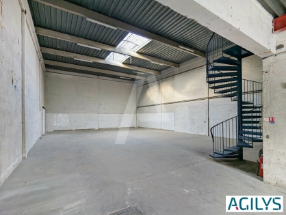 Activités / entrepôts à louer - LES ULIS – Photo 1