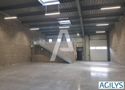 Activités / entrepôts à louer - CROISSY BEAUBOURG – Photo 1