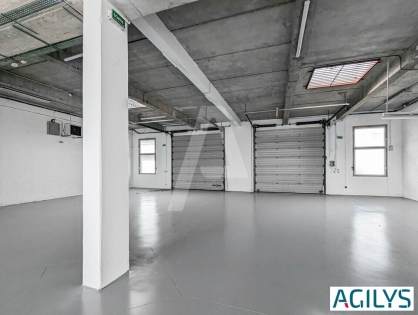 Activités / entrepôts à louer - LA VERRIERE – Photo 1