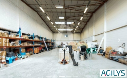 Activités / entrepôts à louer - COIGNIERES – Photo 1