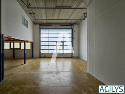 Activités / entrepôts à vendre - VILLEJUST – Photo 1