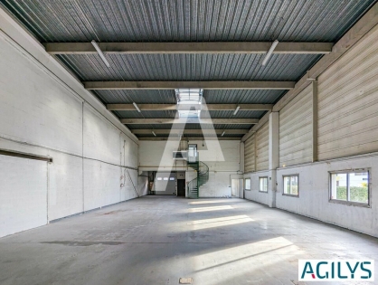 Activités / entrepôts à louer - LES ULIS – Photo 1