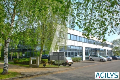 Activités / entrepôts à louer - SACLAY – Photo 1