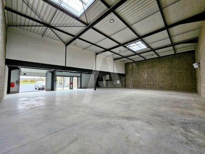 Activités / entrepôts à vendre - MAROLLES EN HUREPOIX – Photo 1