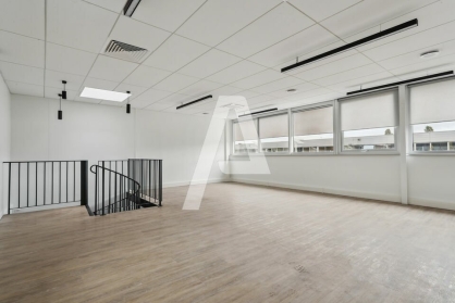 Bureaux à louer - BONNEUIL SUR MARNE – Photo 1
