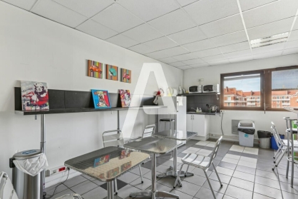 Bureaux à louer - IVRY SUR SEINE – Photo 1