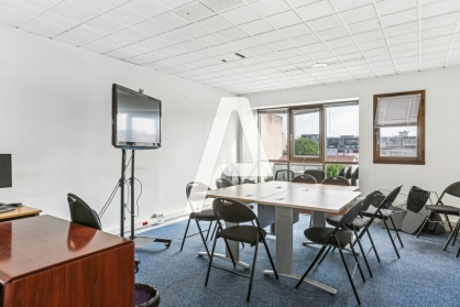 Bureaux à louer - IVRY SUR SEINE – Photo 1