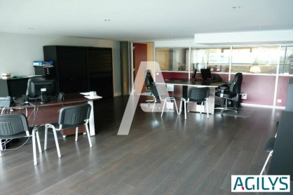 Bureaux à louer - IVRY-SUR-SEINE – Photo 1