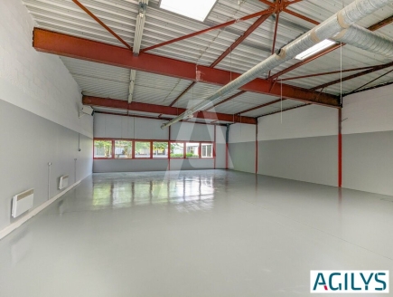 Activités / entrepôts à louer – VILLEBON SUR YVETTE (91140) – 2