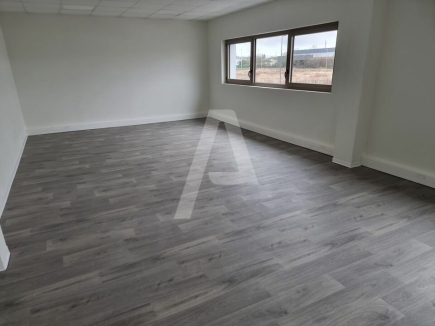 Activités / entrepôts à louer – MAROLLES EN HUREPOIX (91630) – 1