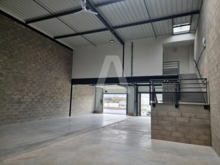 Activités / entrepôts à louer – MAROLLES EN HUREPOIX (91630) – 2