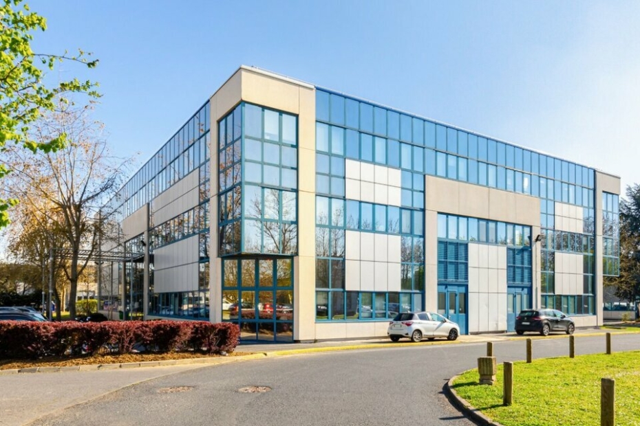 Activités / entrepôts à louer – FRESNES (94260) – 1
