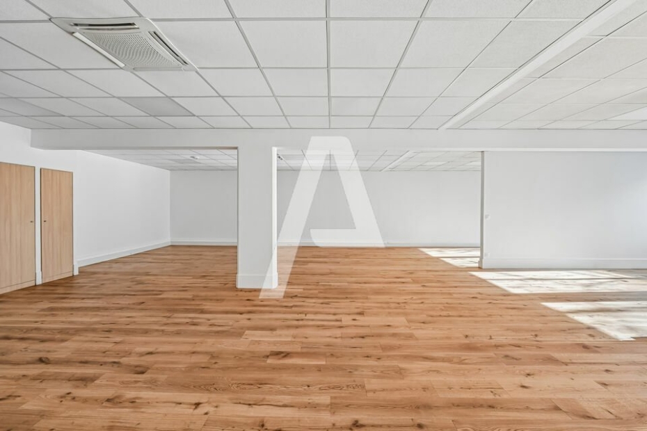 Bureaux à louer – IVRY-SUR-SEINE (94200) – 1