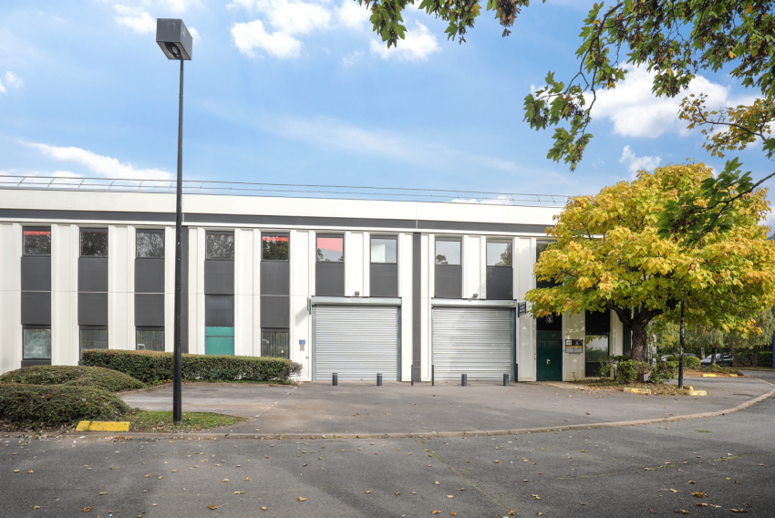 Location de 227 m² de locaux d'activités à Verrières-le-buisson