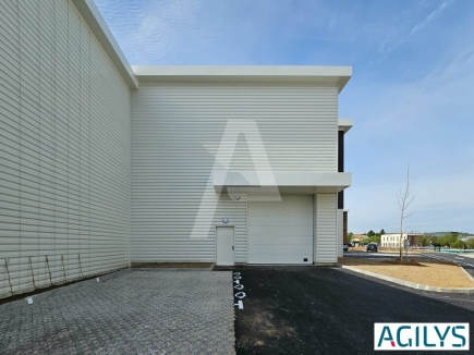 Activités / entrepôts à vendre – OLLAINVILLE (91290) – 3