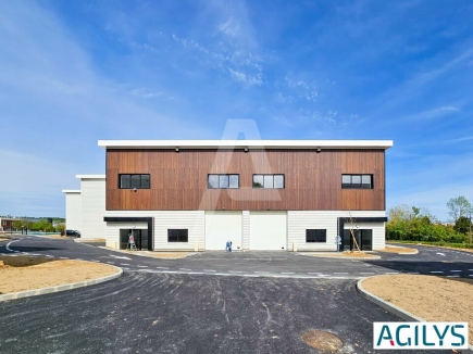 Activités / entrepôts à vendre – OLLAINVILLE (91290) – 2