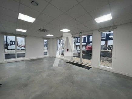 Activités / entrepôts à louer – MOISSY CRAMAYEL (77550) – 2