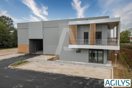 Activités / entrepôts à louer – CHANTELOUP EN BRIE (77600) – 1