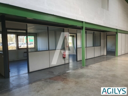 Activités / entrepôts à louer – SAINT-THIBAULT-DES-VIGNES (77400) – 2